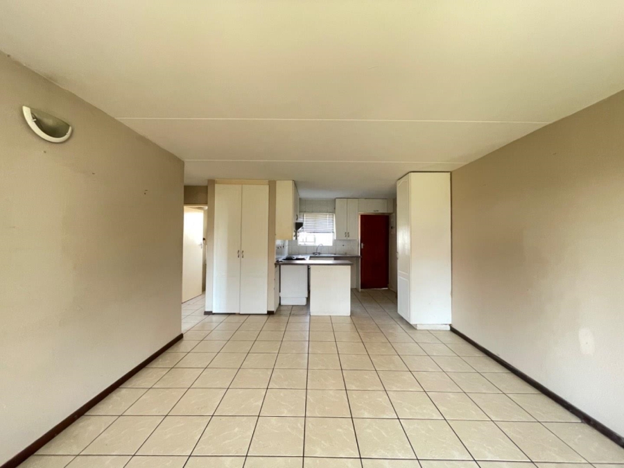 To Let 2 Bedroom Property for Rent in Glen Marais Gauteng