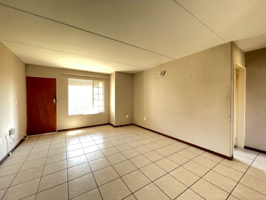 To Let 2 Bedroom Property for Rent in Glen Marais Gauteng