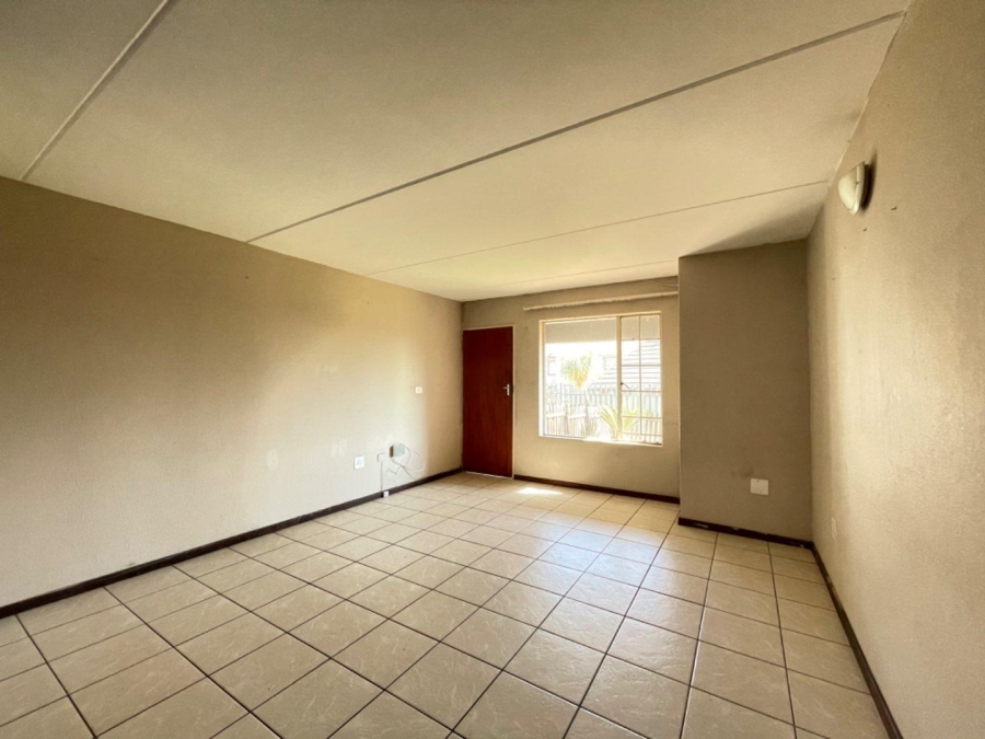 To Let 2 Bedroom Property for Rent in Glen Marais Gauteng