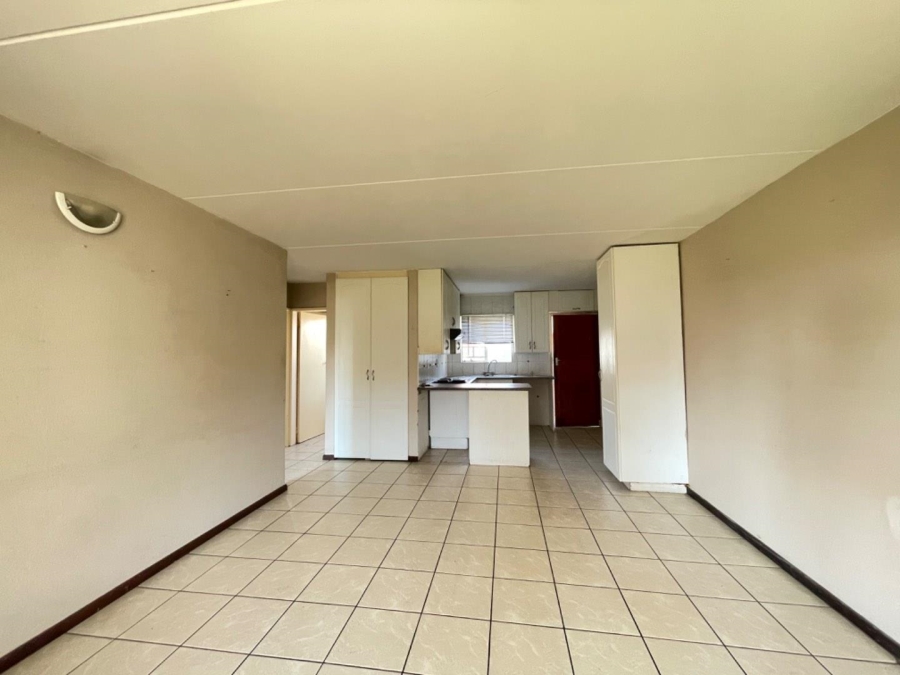 To Let 2 Bedroom Property for Rent in Glen Marais Gauteng