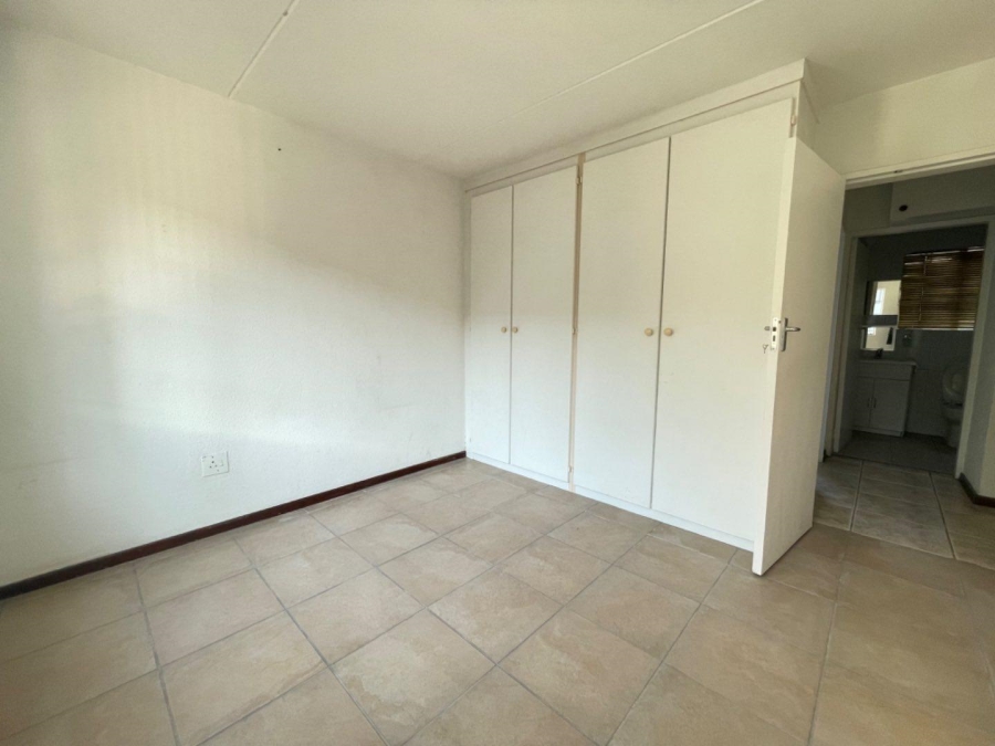 To Let 2 Bedroom Property for Rent in Glen Marais Gauteng
