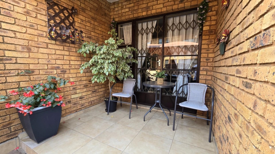 2 Bedroom Property for Sale in Florentia Gauteng