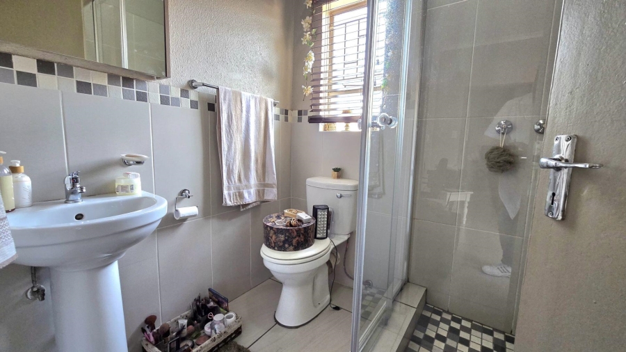 2 Bedroom Property for Sale in Florentia Gauteng