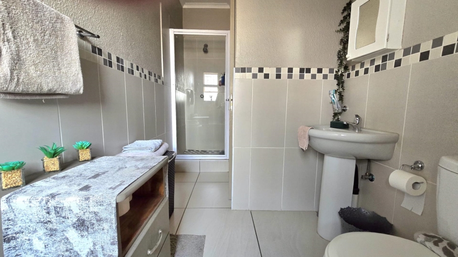 2 Bedroom Property for Sale in Florentia Gauteng