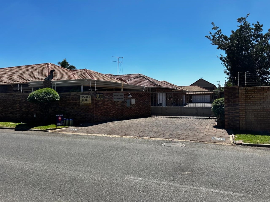 3 Bedroom Property for Sale in New Redruth Gauteng