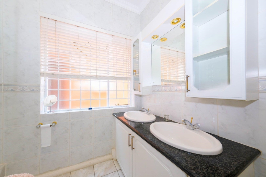 2 Bedroom Property for Sale in Killarney Gauteng