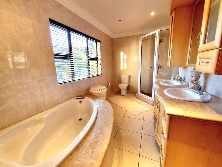 5 Bedroom Property for Sale in Meyersdal Gauteng
