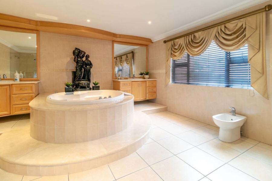 5 Bedroom Property for Sale in Meyersdal Gauteng
