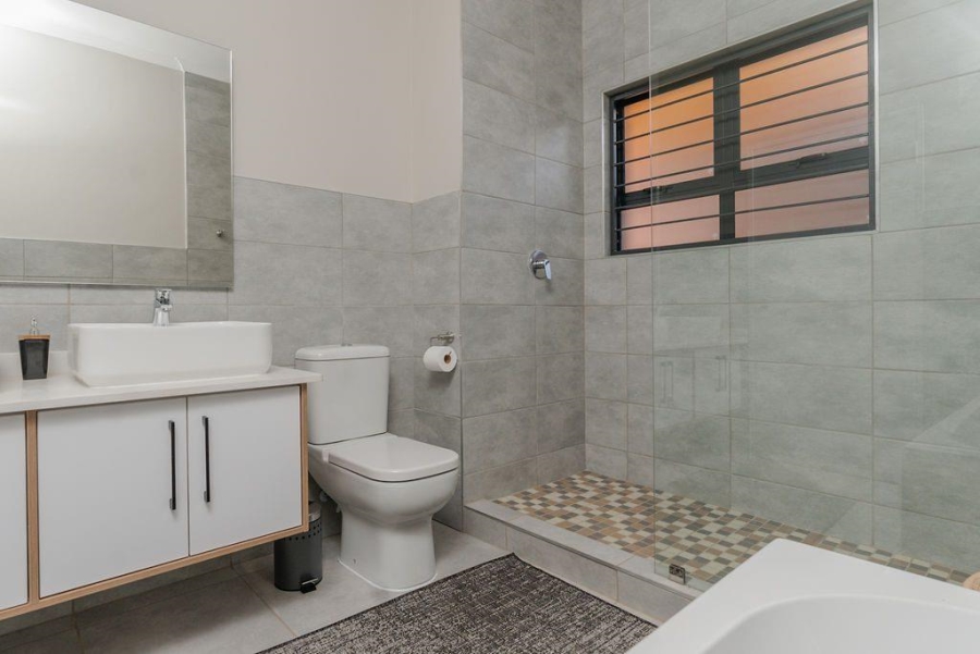 To Let 3 Bedroom Property for Rent in Olympus Gauteng