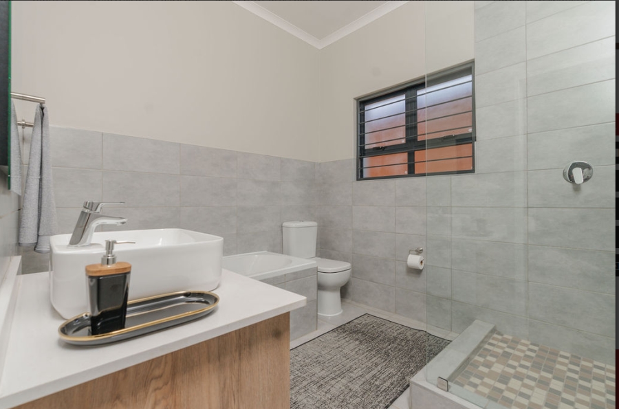 To Let 3 Bedroom Property for Rent in Olympus Gauteng