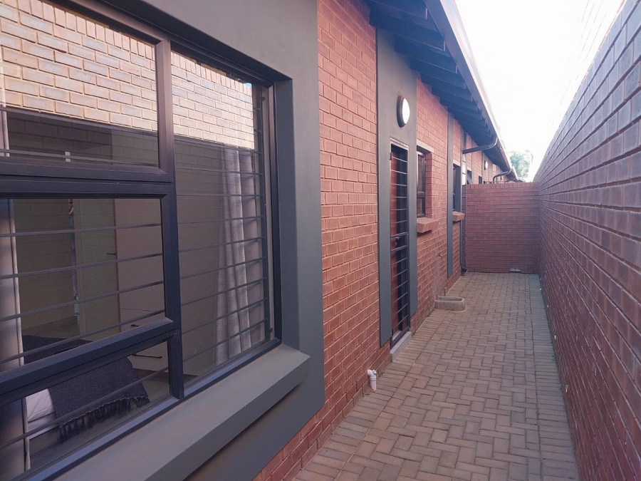 To Let 3 Bedroom Property for Rent in Olympus Gauteng