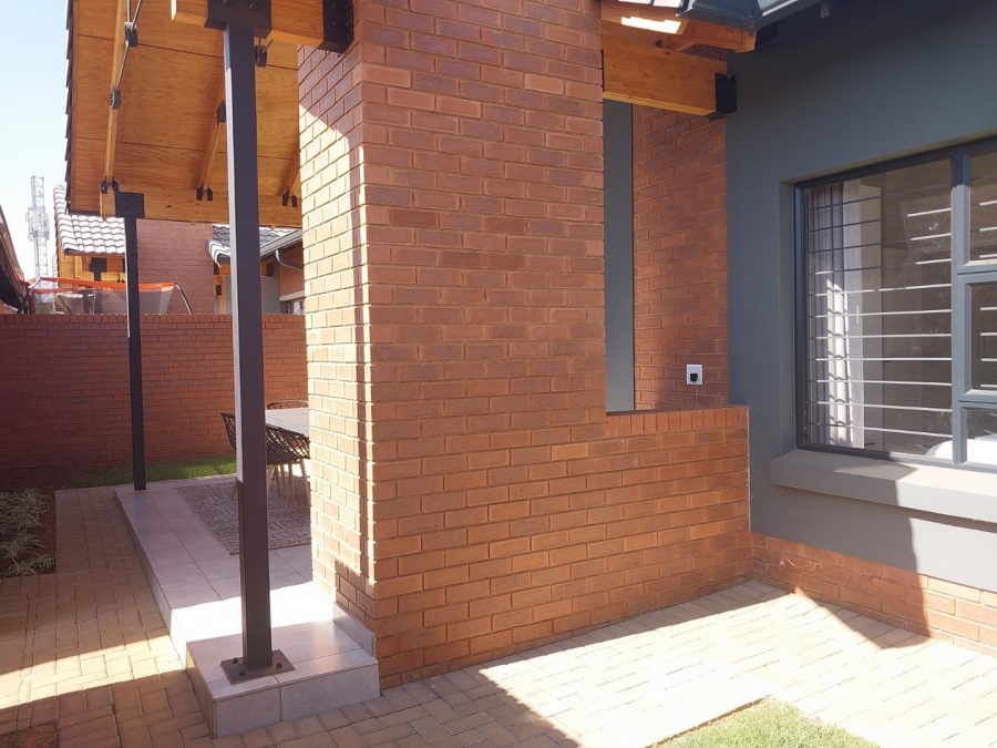 To Let 3 Bedroom Property for Rent in Olympus Gauteng