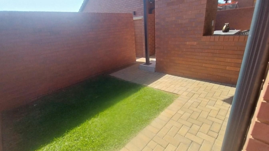 To Let 3 Bedroom Property for Rent in Olympus Gauteng