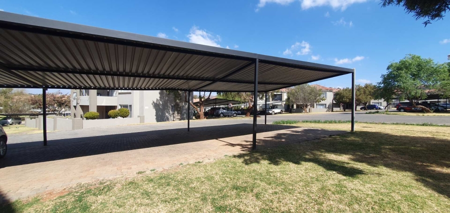 To Let 2 Bedroom Property for Rent in Willowbrook Gauteng
