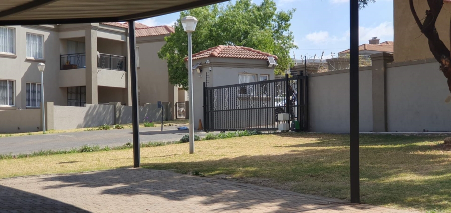 To Let 2 Bedroom Property for Rent in Willowbrook Gauteng