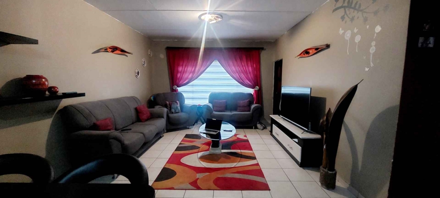 2 Bedroom Property for Sale in Meredale Gauteng