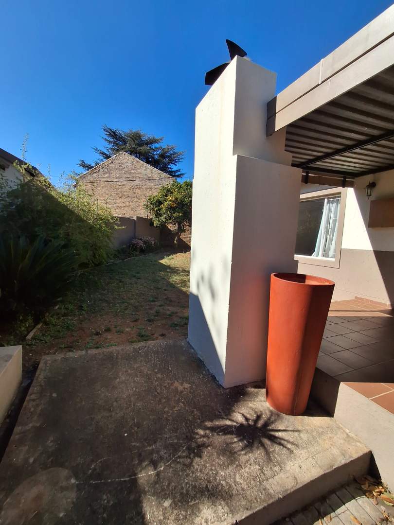 2 Bedroom Property for Sale in The Reeds Gauteng