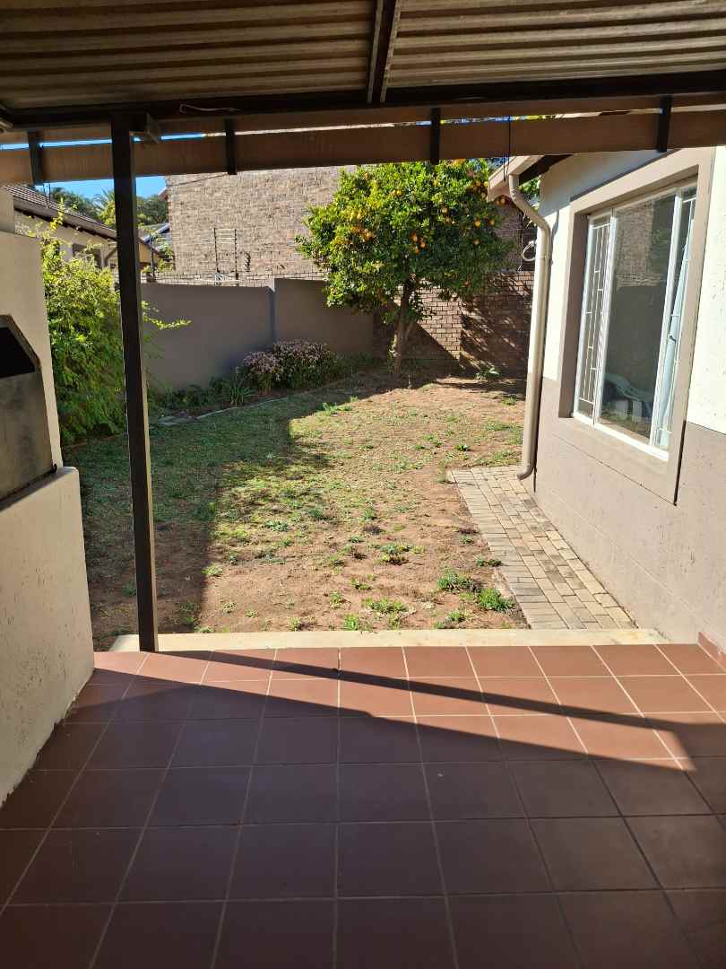 2 Bedroom Property for Sale in The Reeds Gauteng