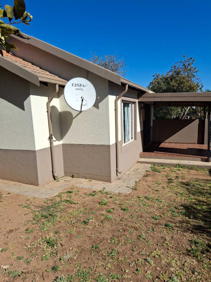 2 Bedroom Property for Sale in The Reeds Gauteng