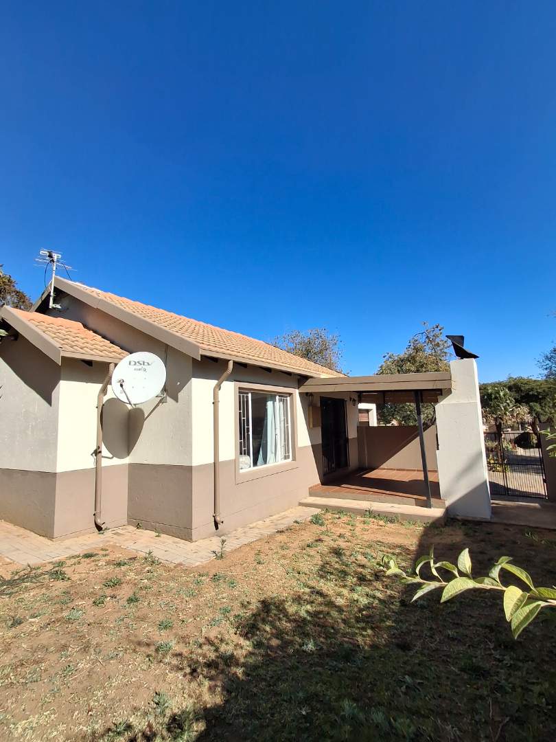 2 Bedroom Property for Sale in The Reeds Gauteng
