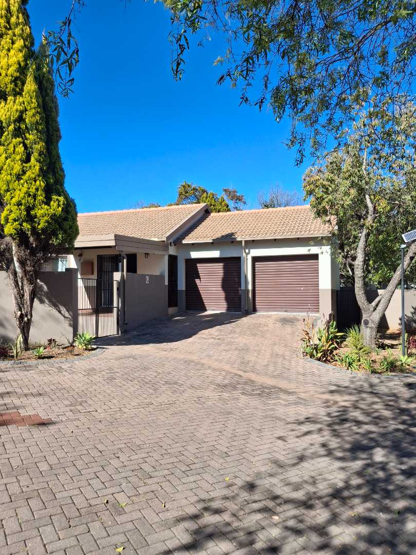 2 Bedroom Property for Sale in The Reeds Gauteng