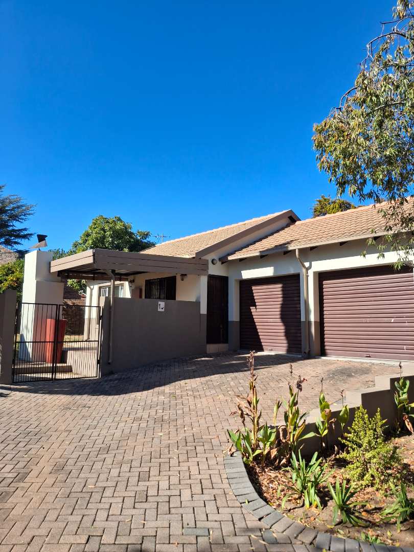 2 Bedroom Property for Sale in The Reeds Gauteng