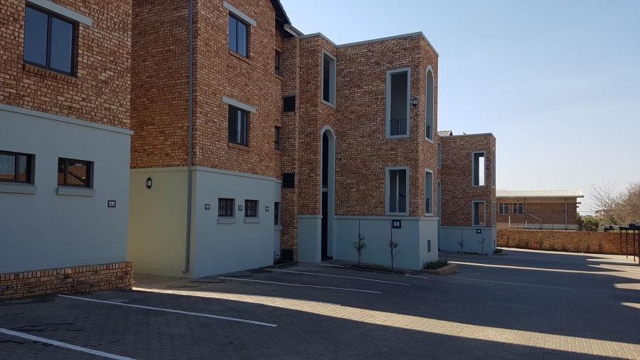 To Let 2 Bedroom Property for Rent in New Redruth Gauteng