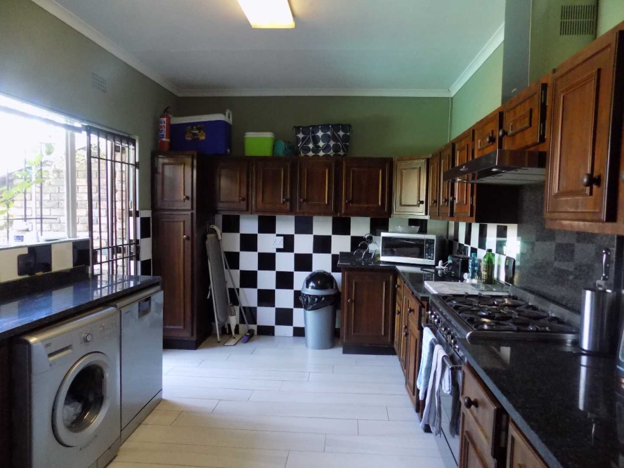 To Let 2 Bedroom Property for Rent in River Club Gauteng
