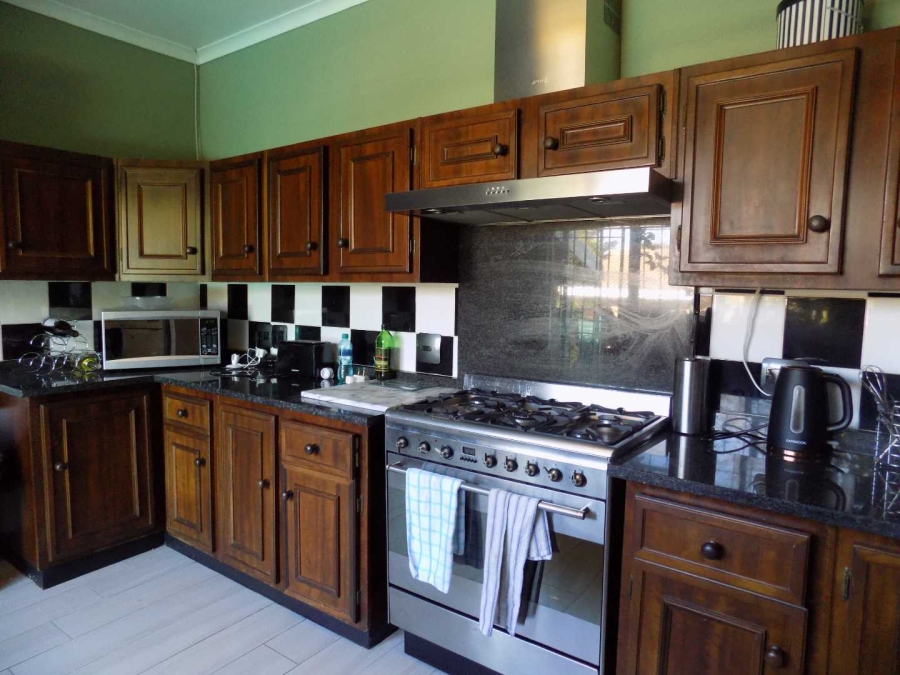 To Let 2 Bedroom Property for Rent in River Club Gauteng