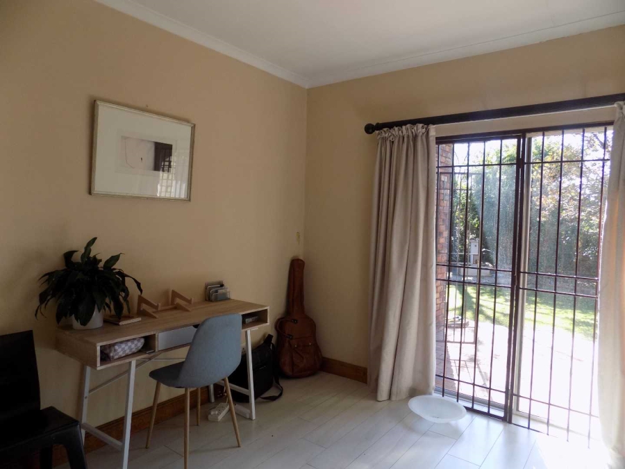 To Let 2 Bedroom Property for Rent in River Club Gauteng