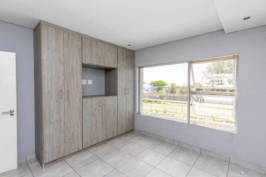 To Let 2 Bedroom Property for Rent in Broadacres Gauteng