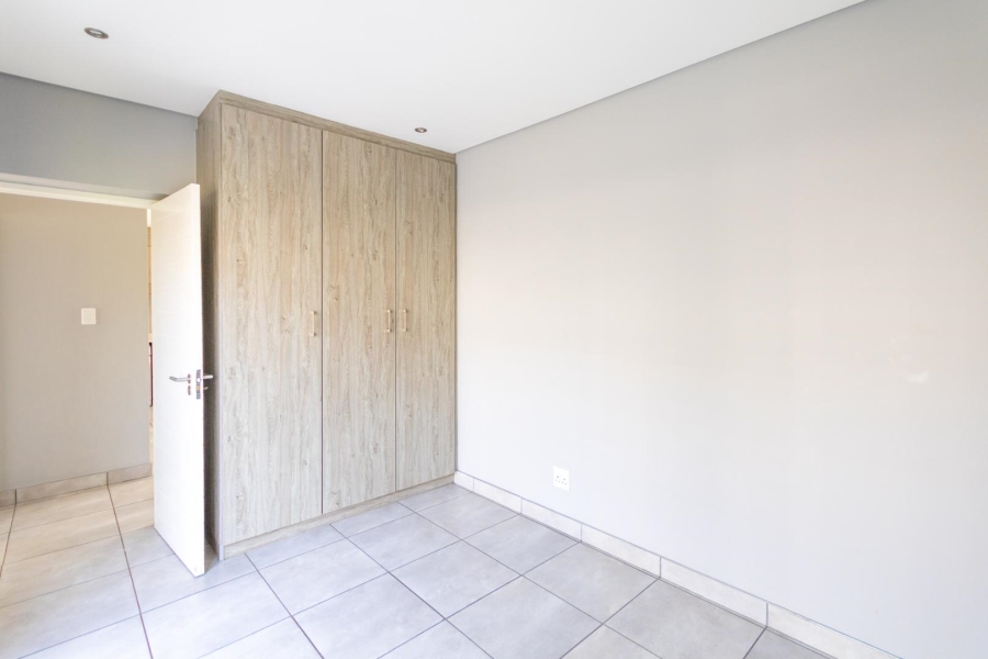 To Let 2 Bedroom Property for Rent in Broadacres Gauteng