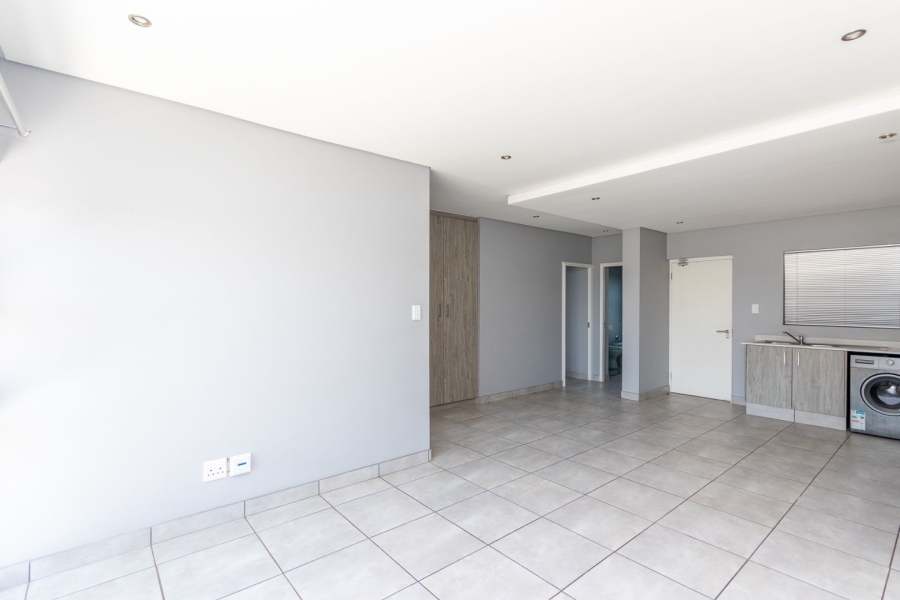 To Let 2 Bedroom Property for Rent in Broadacres Gauteng