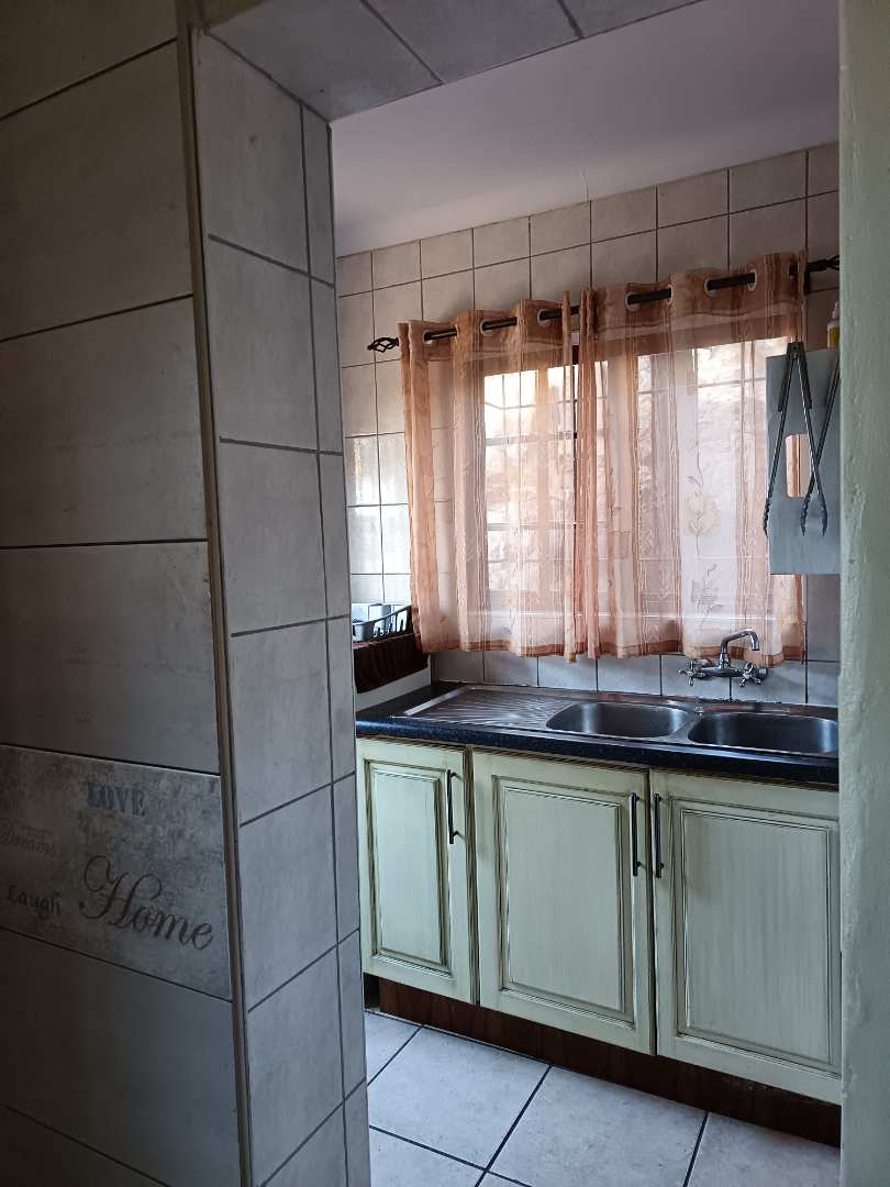 3 Bedroom Property for Sale in Vaaloewer Gauteng