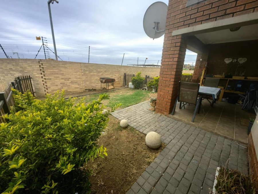 2 Bedroom Property for Sale in Montana Gauteng