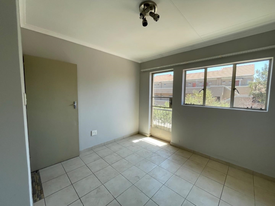 To Let 2 Bedroom Property for Rent in Glen Marais Gauteng