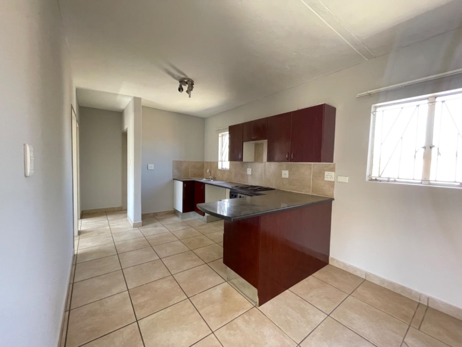 To Let 2 Bedroom Property for Rent in Glen Marais Gauteng