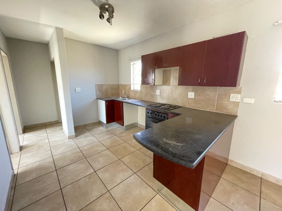 To Let 2 Bedroom Property for Rent in Glen Marais Gauteng