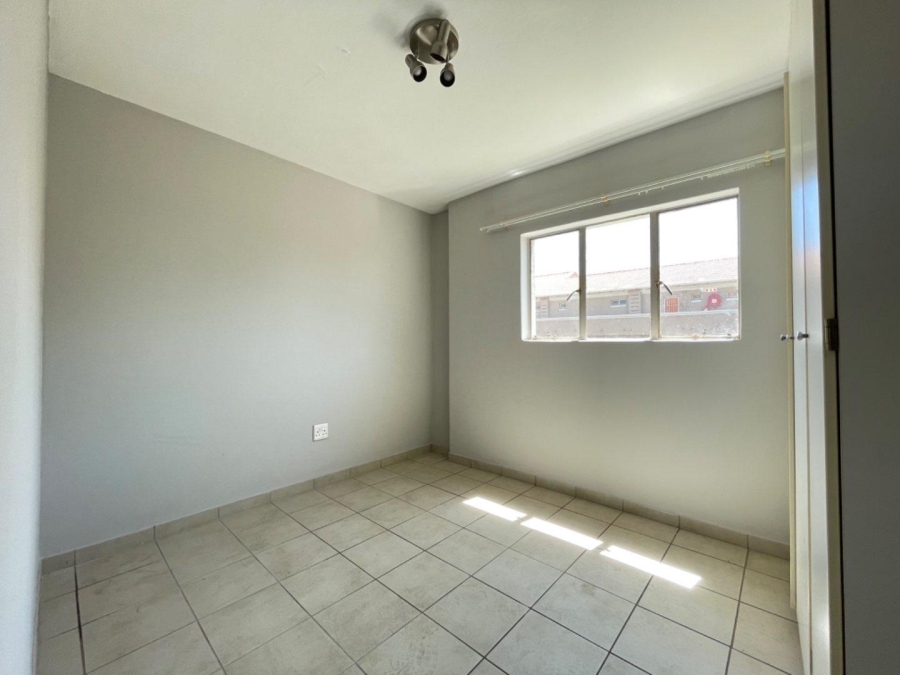 To Let 2 Bedroom Property for Rent in Glen Marais Gauteng