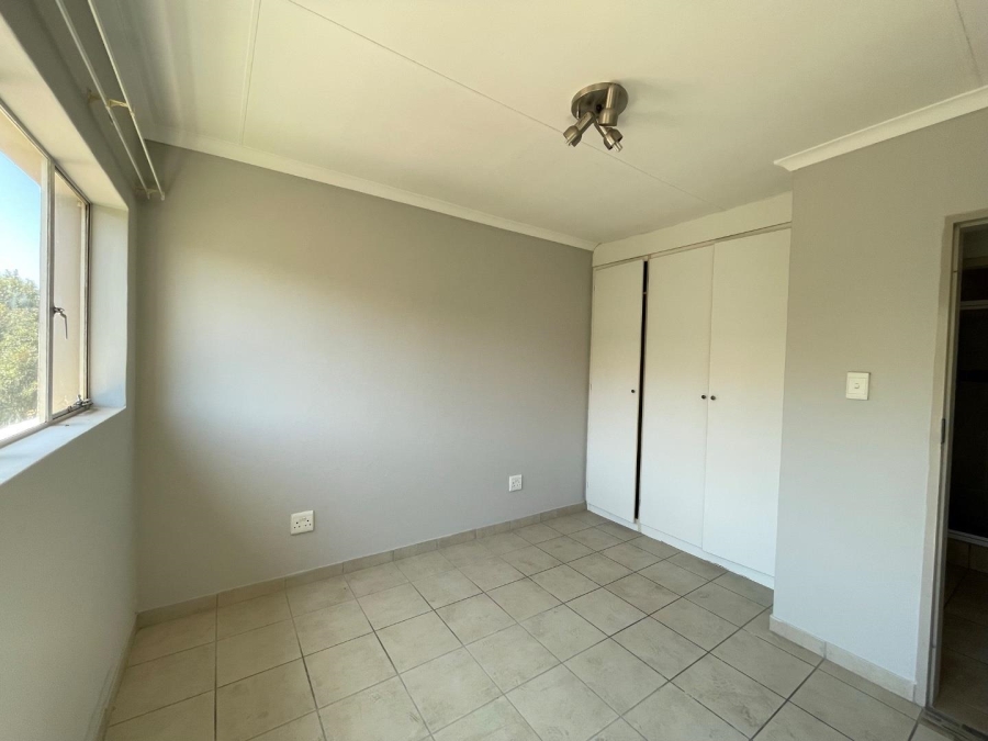 To Let 2 Bedroom Property for Rent in Glen Marais Gauteng
