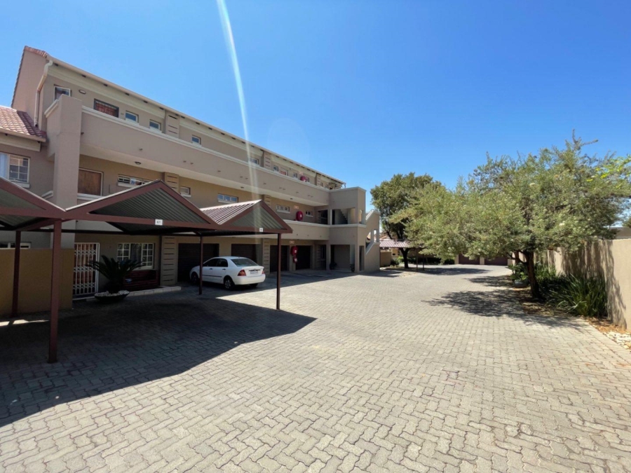 To Let 2 Bedroom Property for Rent in Glen Marais Gauteng