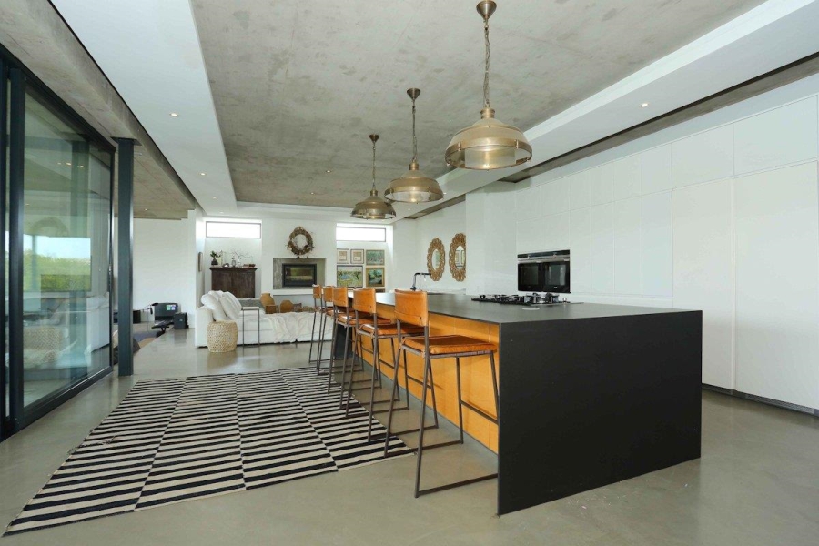 5 Bedroom Property for Sale in Waterfall Country Estate Gauteng
