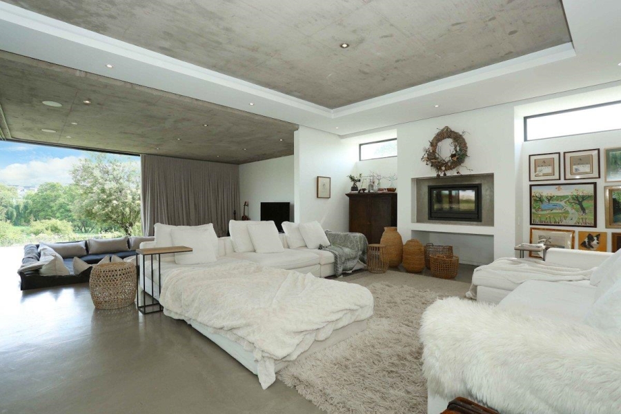 5 Bedroom Property for Sale in Waterfall Country Estate Gauteng
