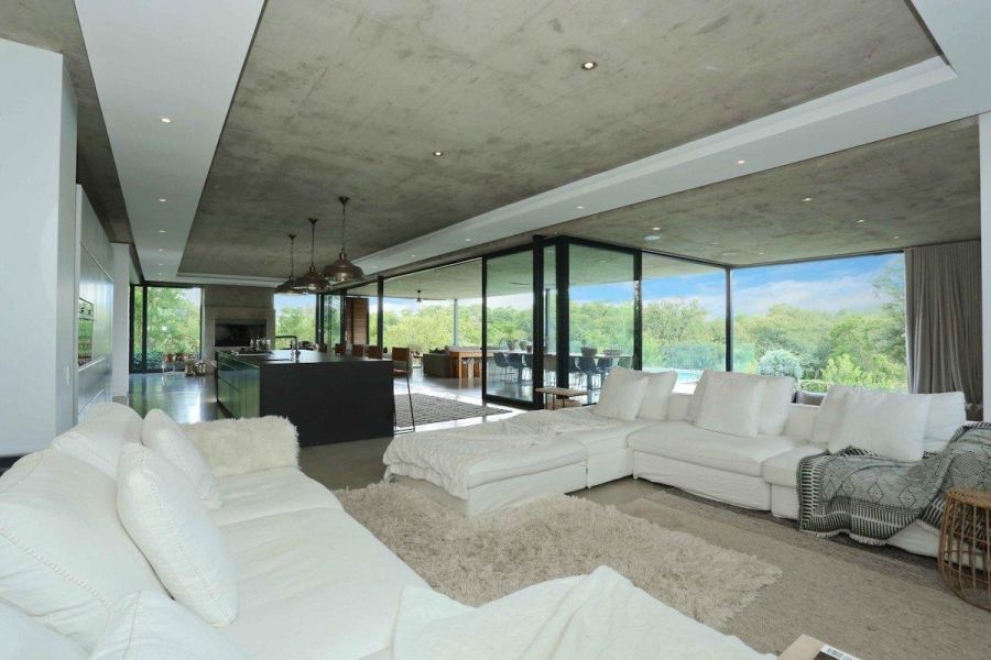 5 Bedroom Property for Sale in Waterfall Country Estate Gauteng