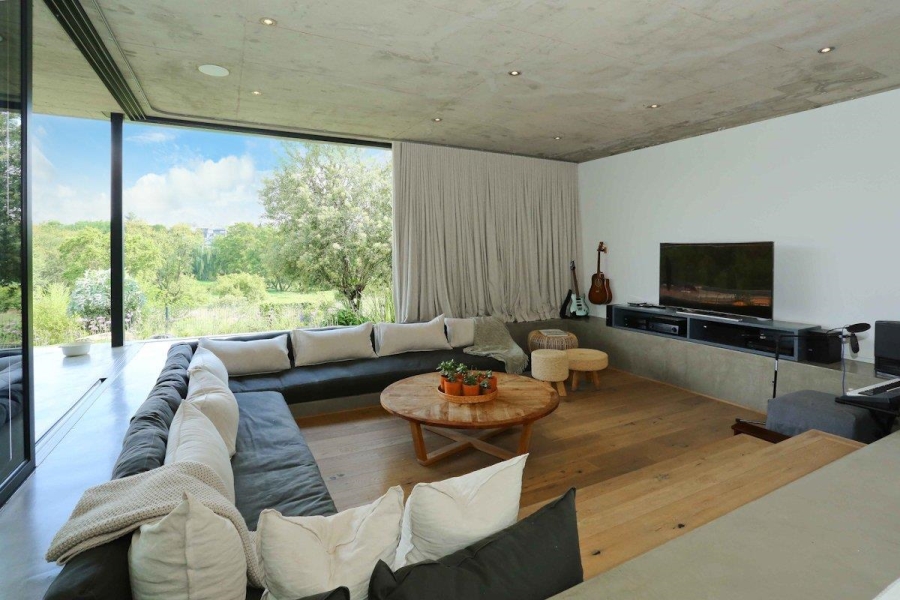 5 Bedroom Property for Sale in Waterfall Country Estate Gauteng