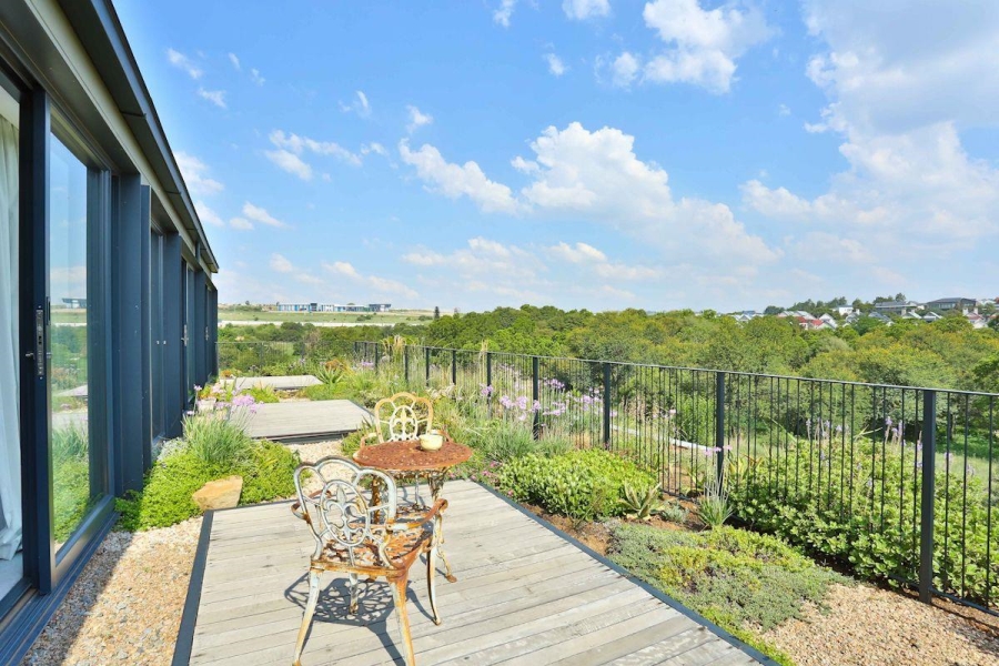 5 Bedroom Property for Sale in Waterfall Country Estate Gauteng