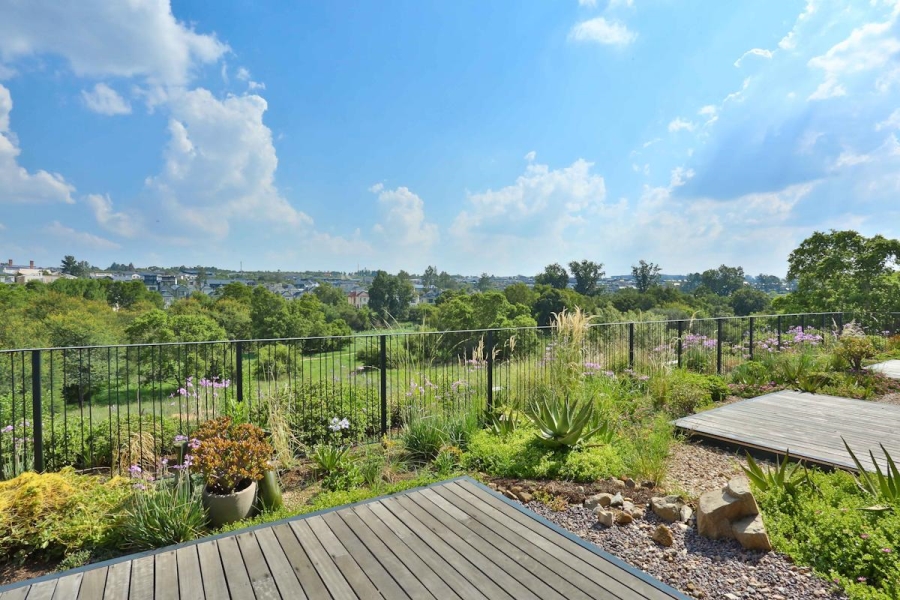 5 Bedroom Property for Sale in Waterfall Country Estate Gauteng