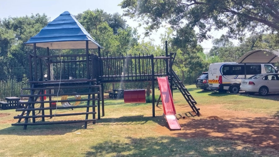 To Let 2 Bedroom Property for Rent in Annlin Gauteng