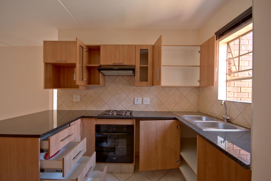 To Let 2 Bedroom Property for Rent in Elardus Park Gauteng
