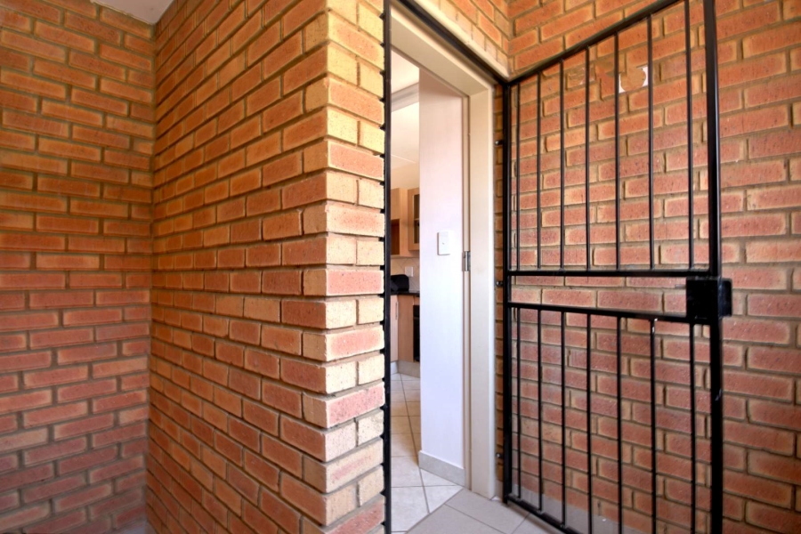 To Let 2 Bedroom Property for Rent in Elardus Park Gauteng